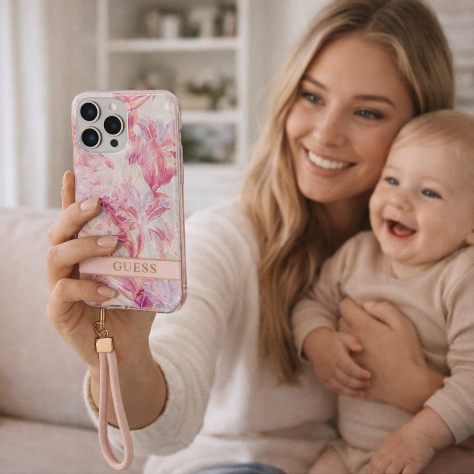 Protector iPhone 13 Pro Max GUESS Flores