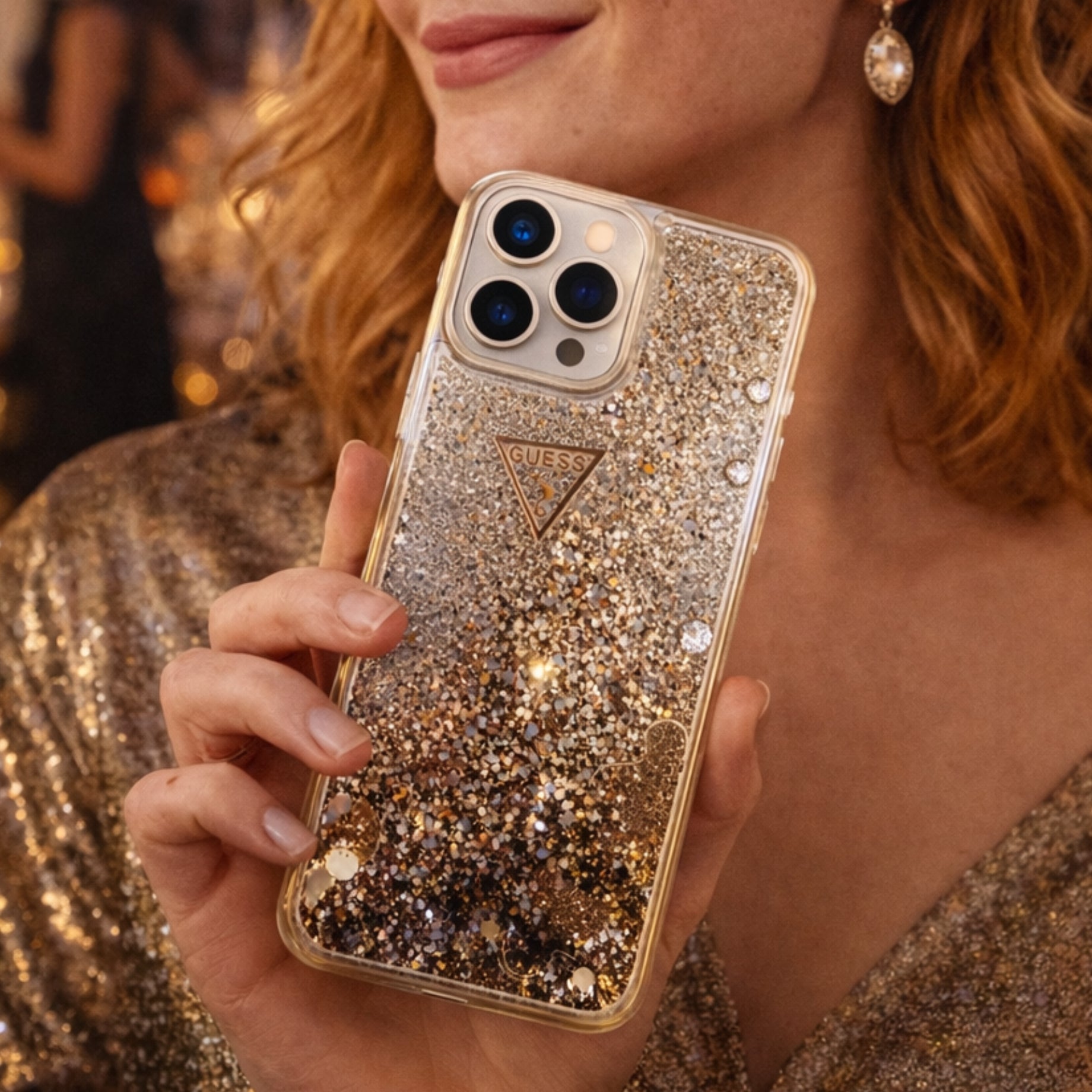 Protector iPhone 15 Pro Max GUESS Liquid Glitter