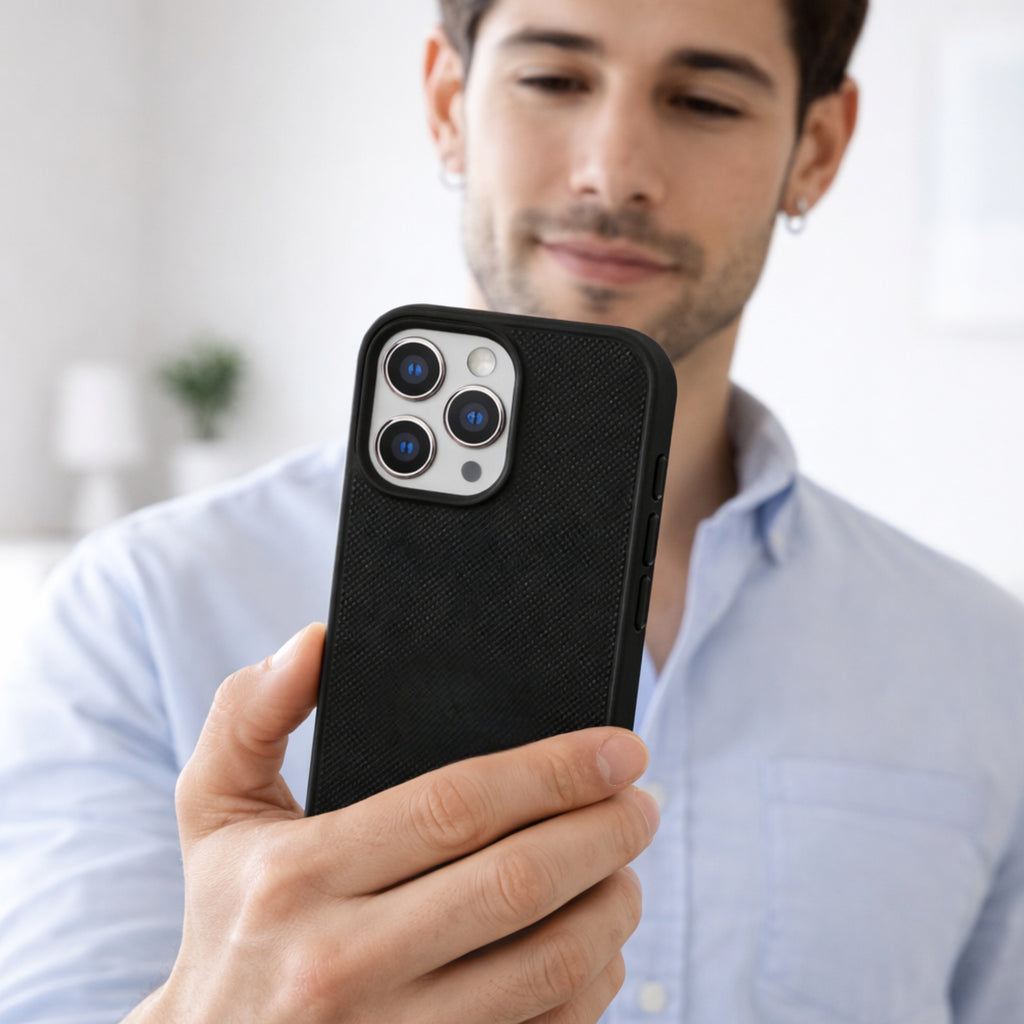Protectores iPhone 16 Pro LACOSTE