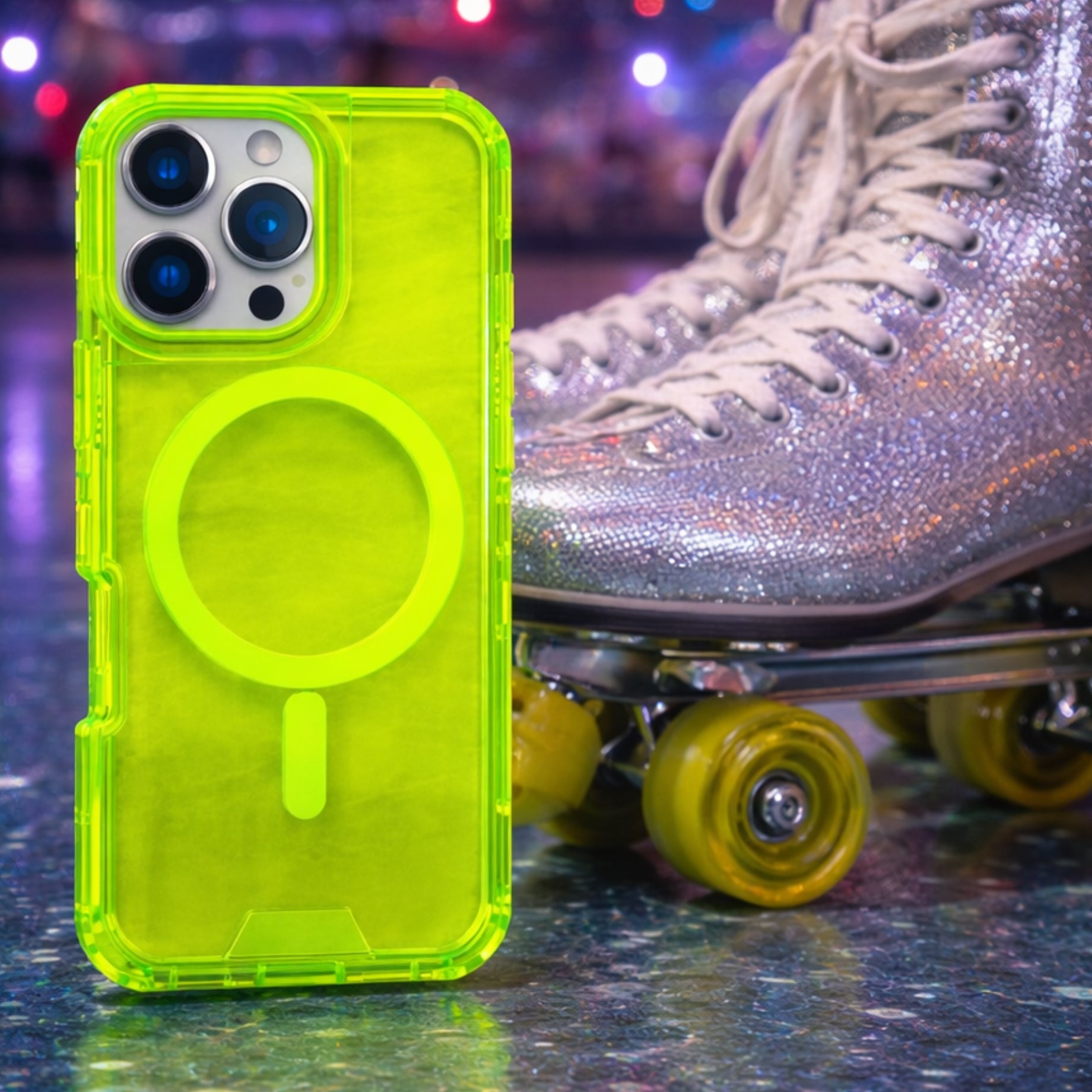 Protector iPhone 16 Pro Lumina Verde Fosforescente