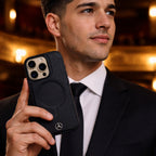 Protector iPhone 16 Pro MERCEDES Piel Negro