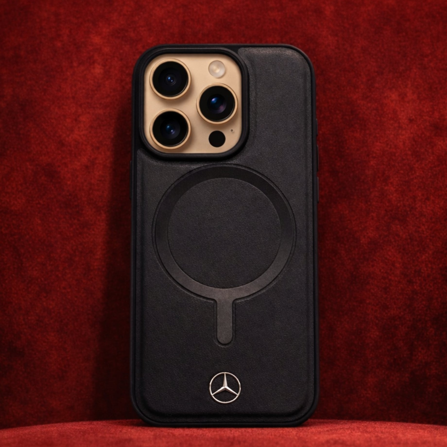 Protector iPhone 16 Pro MERCEDES Piel Negro
