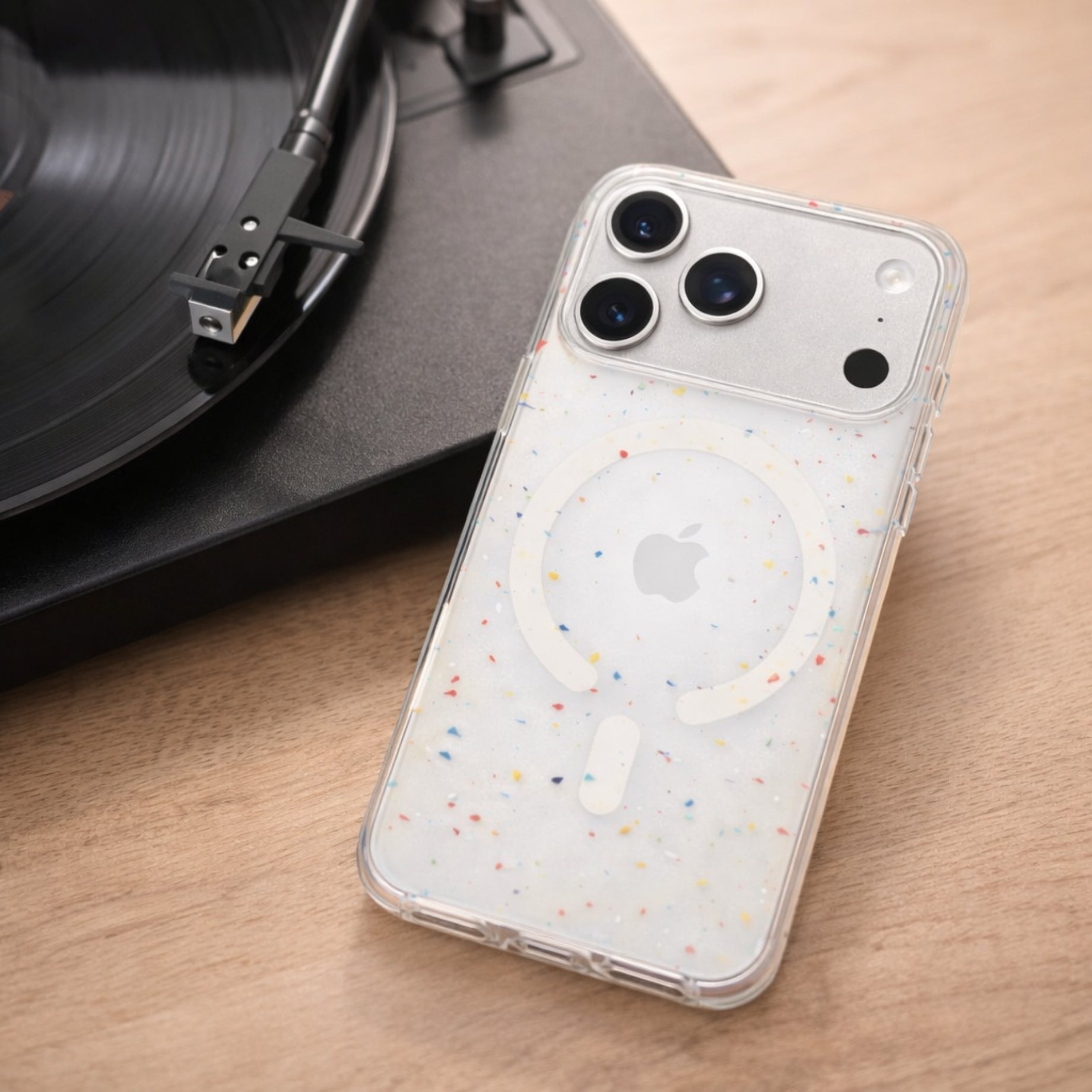 Protector iPhone 17 Pro Max Magsafe Lunares de Colores